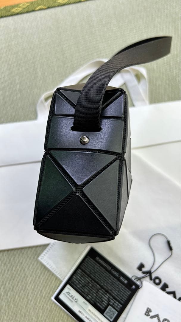 未使用 バオバオ　イッセイミヤケ　 ショルダーバッグ 黒 ブラック キューボイド