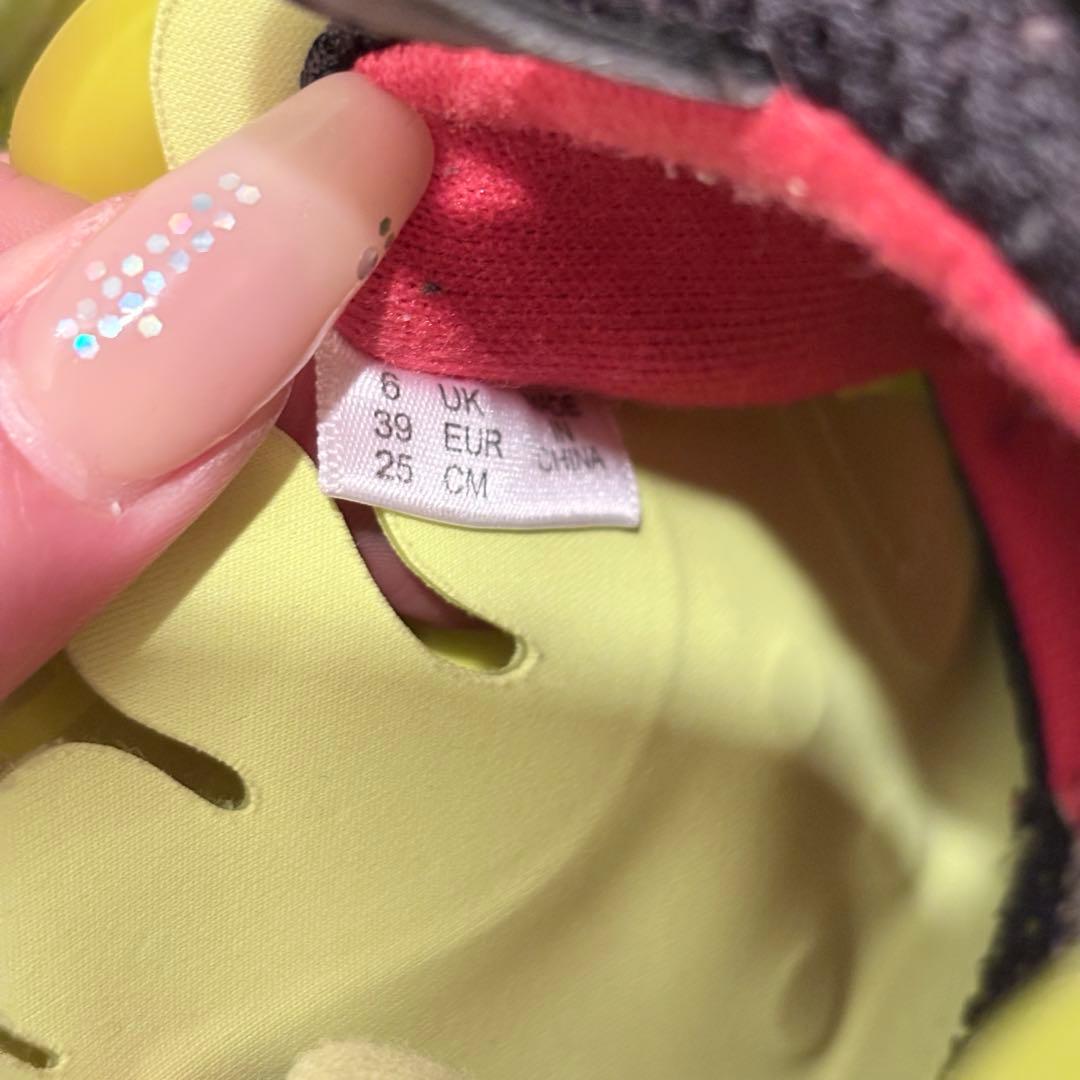 ノワールケイニノミヤ Reebok ポンプフューリー 25