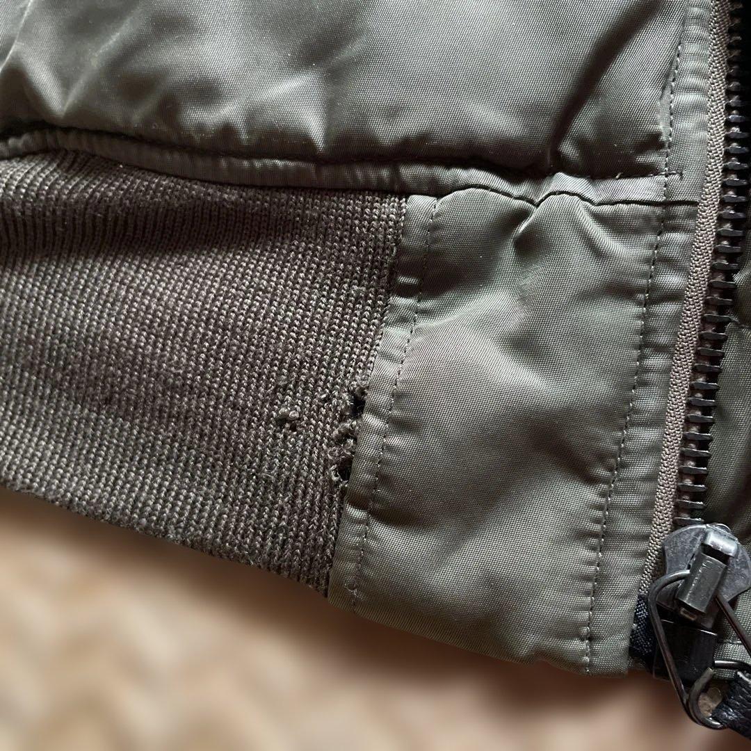 ラ*ん様 AVIREX MA-1ジャケット 刺繍Johnny U.S.A オリー