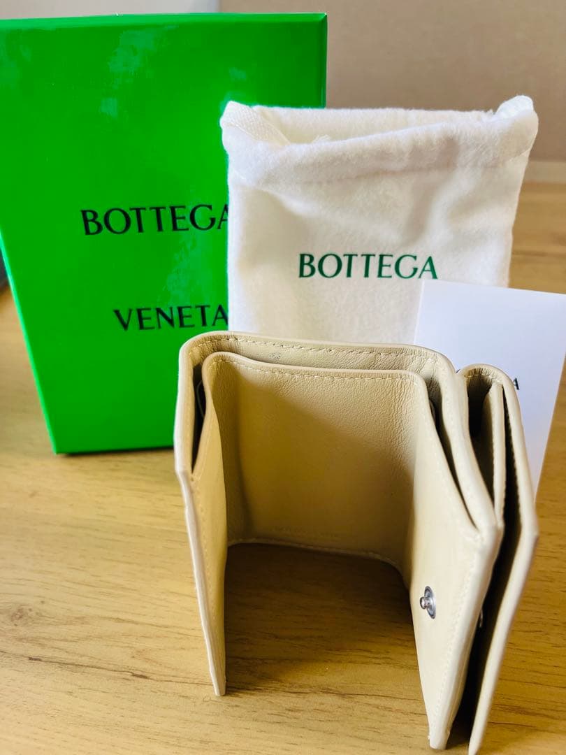 美品　ボッテガヴェネタ ベージュ 三つ折り財布