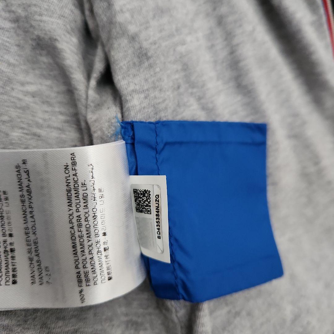 モンクレール フード付き青ジャケット