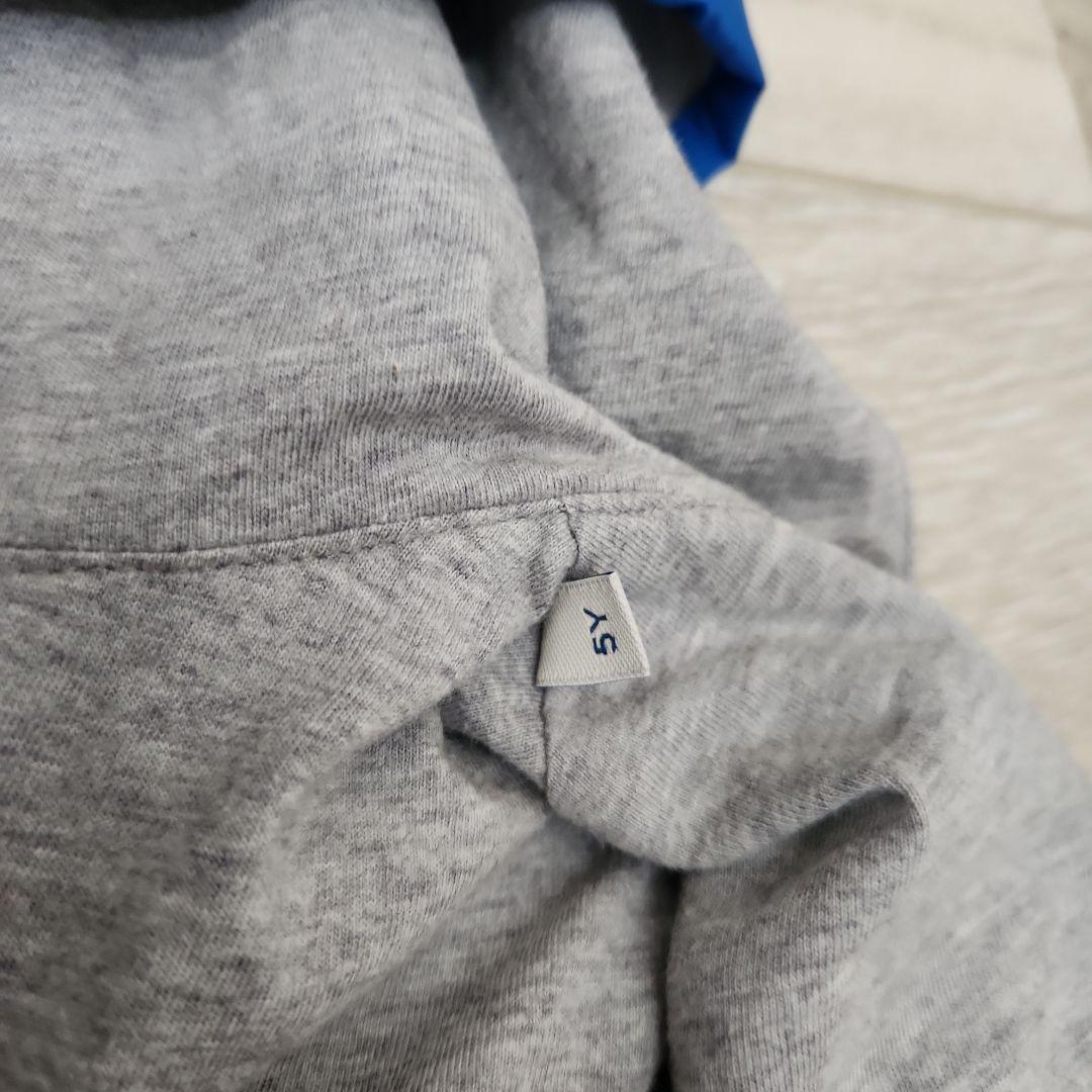 モンクレール フード付き青ジャケット