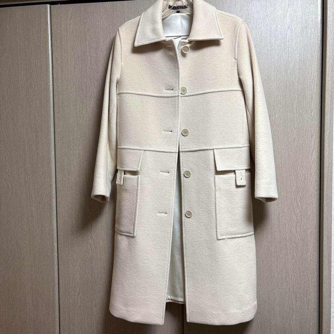 セオリー　オフホワイトのコート