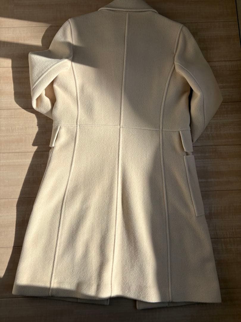セオリー　オフホワイトのコート