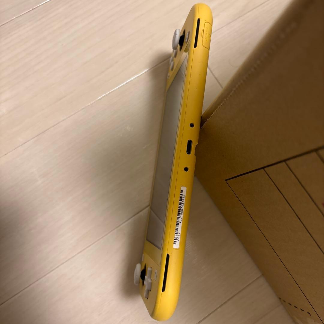 Nintendo Switch Lite イエロー 本体　充電機付