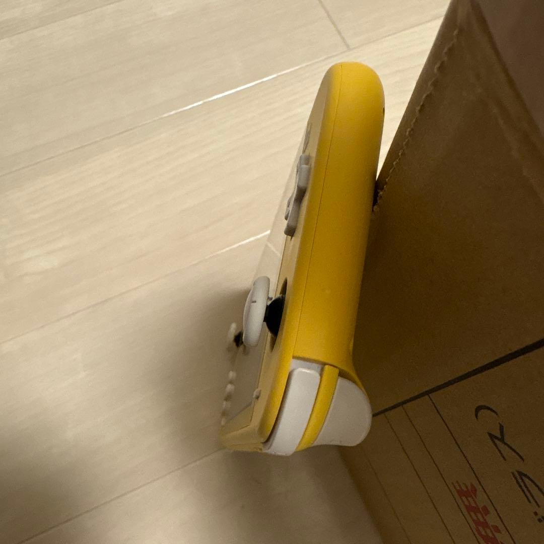 Nintendo Switch Lite イエロー 本体　充電機付