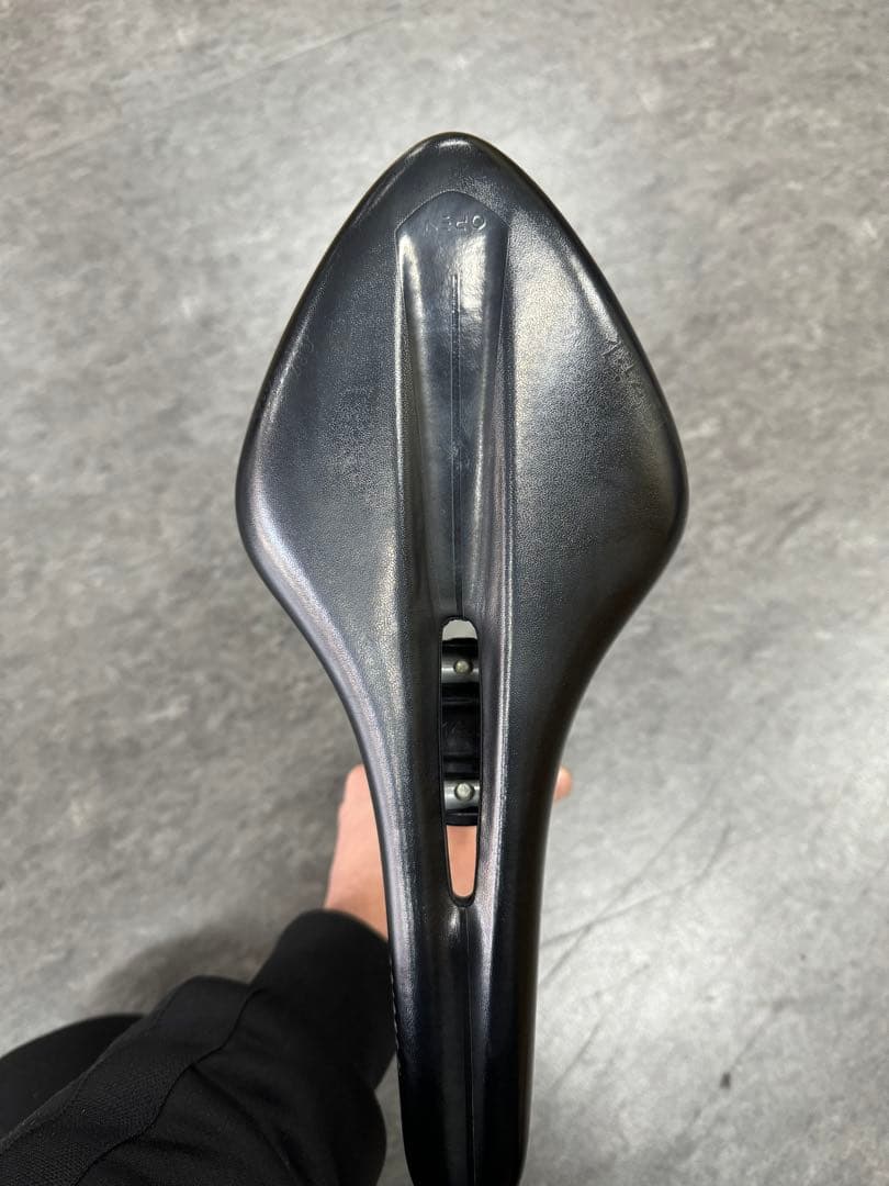 THOMSON Elite シートポストとfizik arione:R3サドル