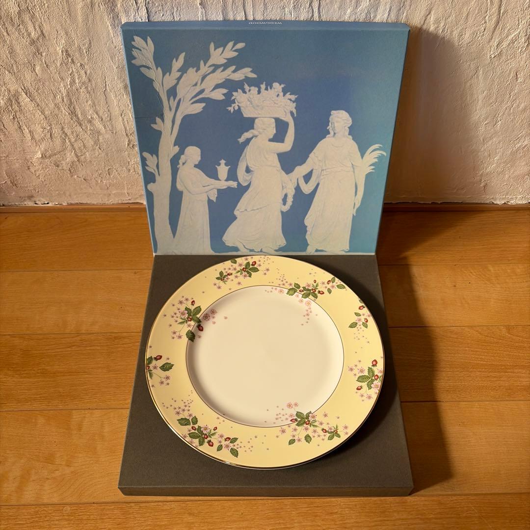 【送料込】ウェッジウッド・ワイルドストロベリー ブルーム プレート