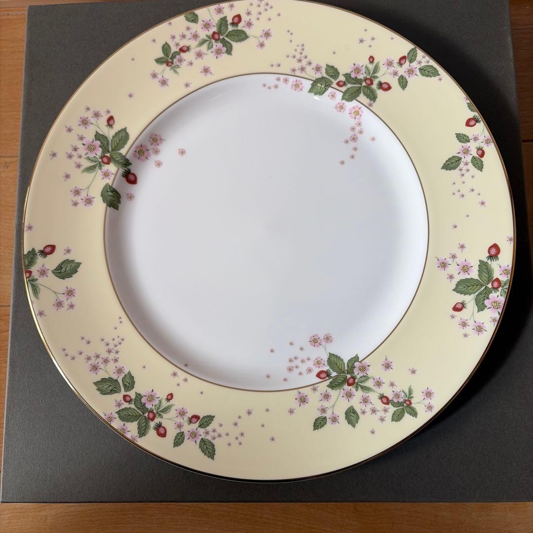 【送料込】ウェッジウッド・ワイルドストロベリー ブルーム プレート