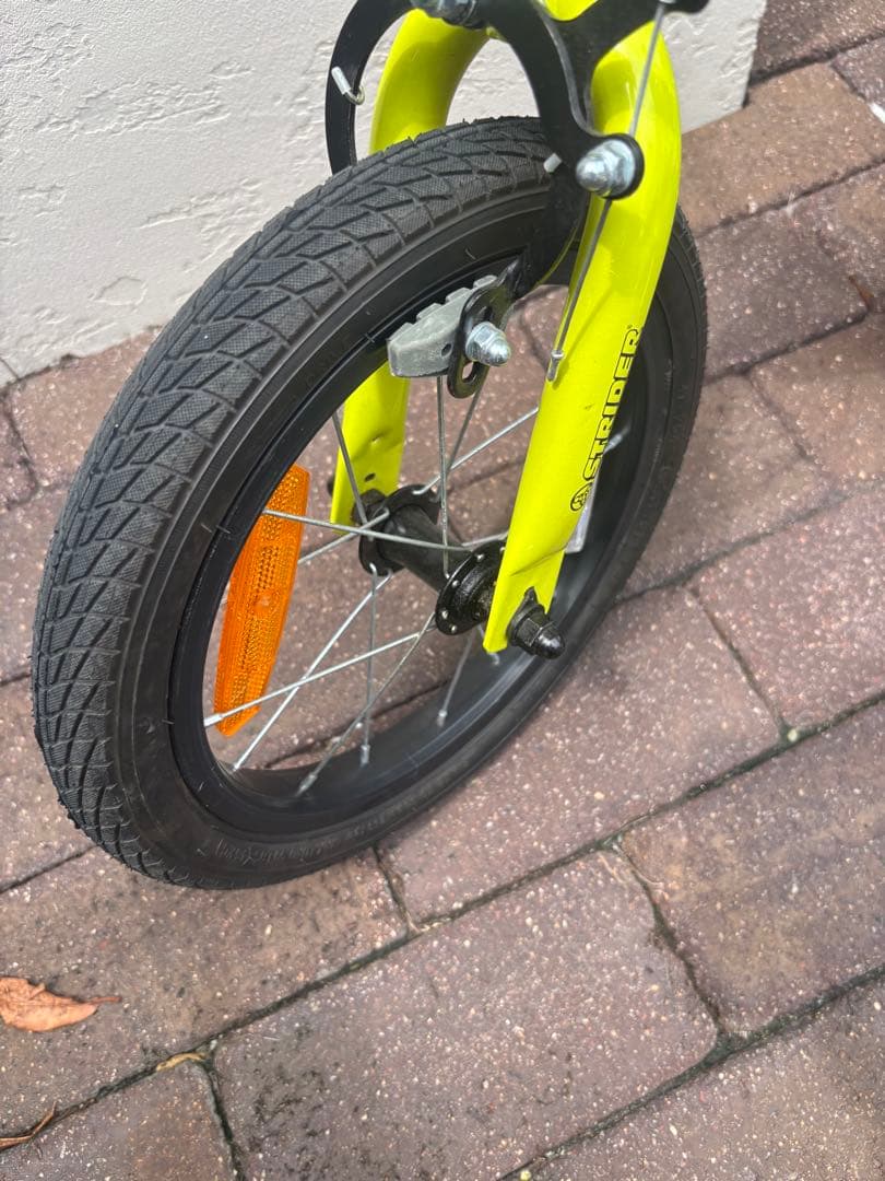 STRIDER（ストライダー）14x イエロー　本体・付属品・スタンド付元箱あり