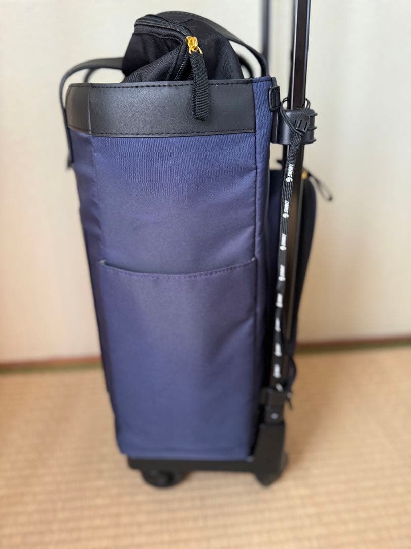 スワニーキャリーバッグ　紺色　ストッパーなし