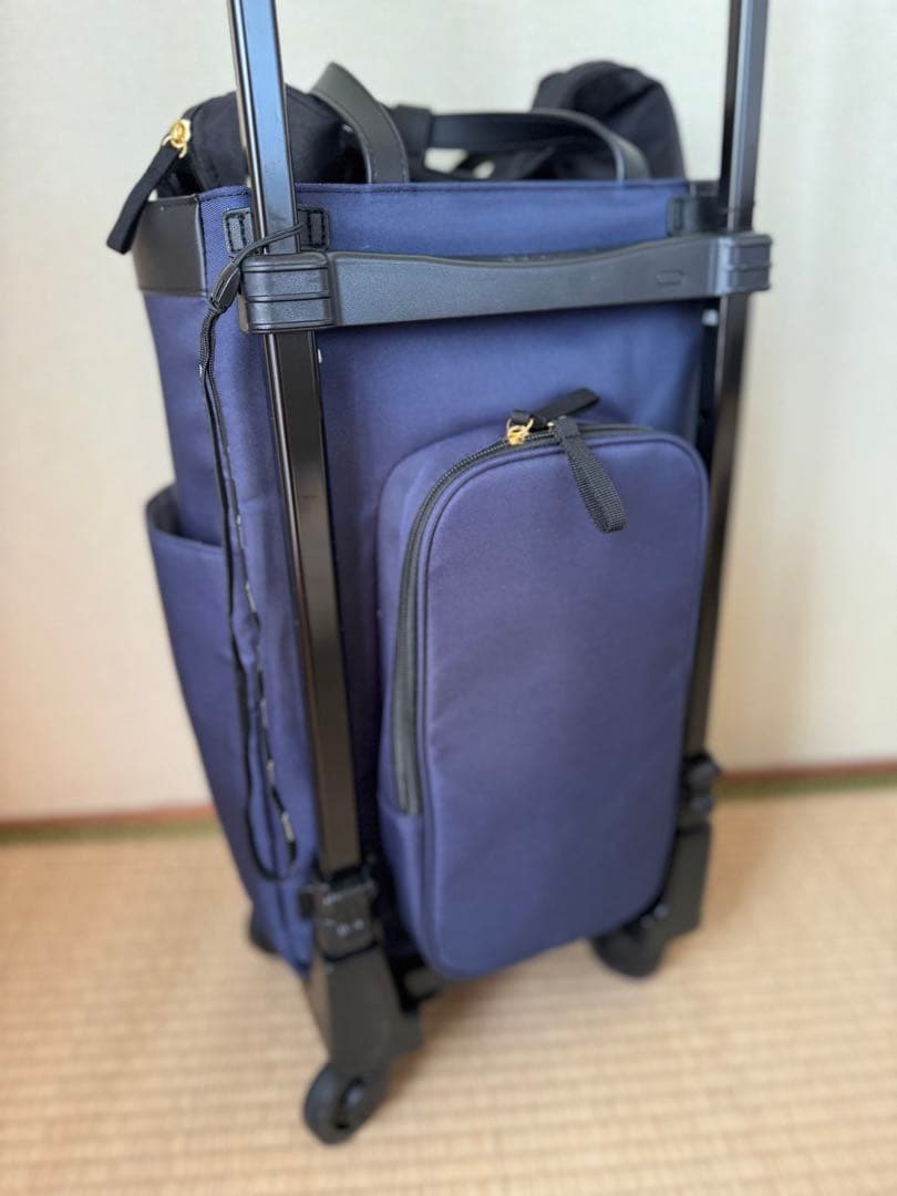 スワニーキャリーバッグ　紺色　ストッパーなし