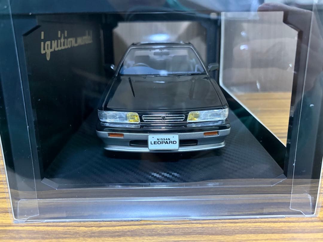 イグニッションモデル Nissan Leopard 1/18