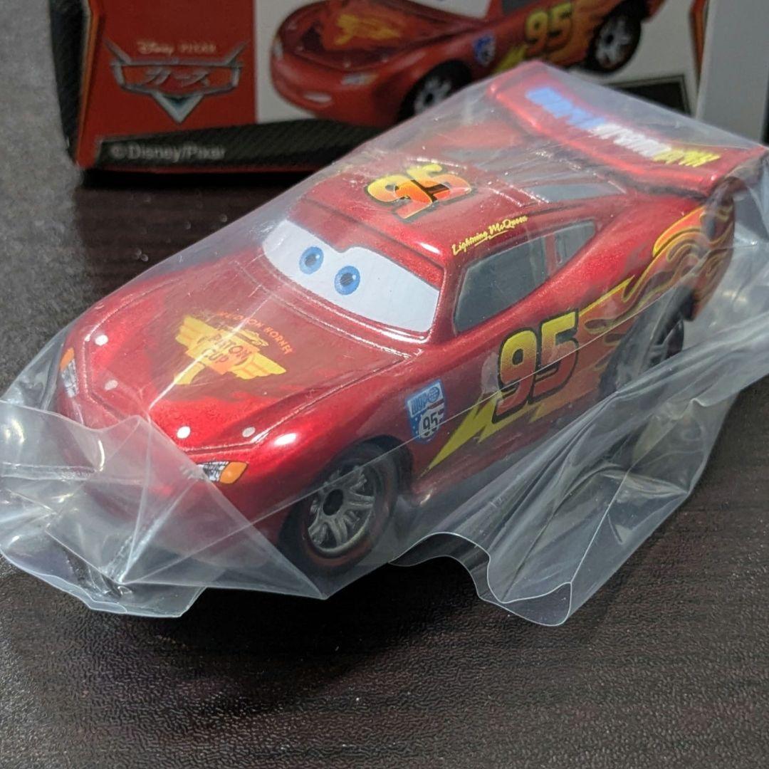 カーズ トミカ ライトニング・マックィーン （レッドメタリックタイプ)