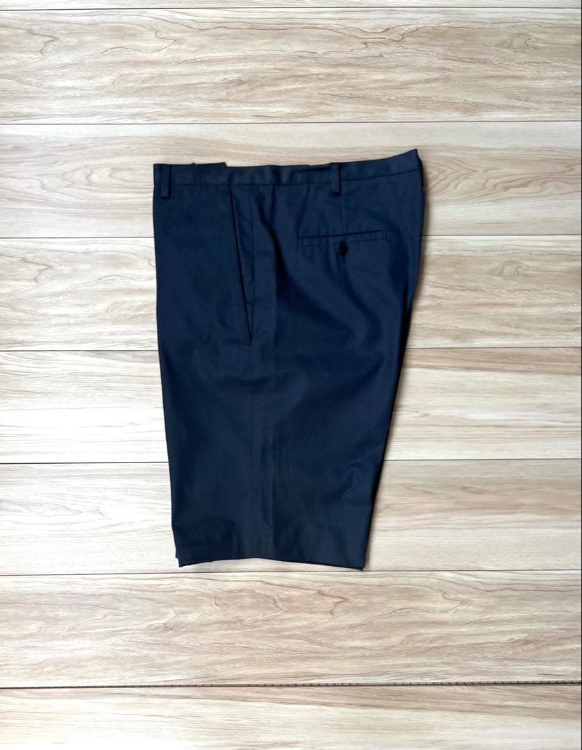 夏場に大活躍な「MIU MIU」綿ツイルのショーツ