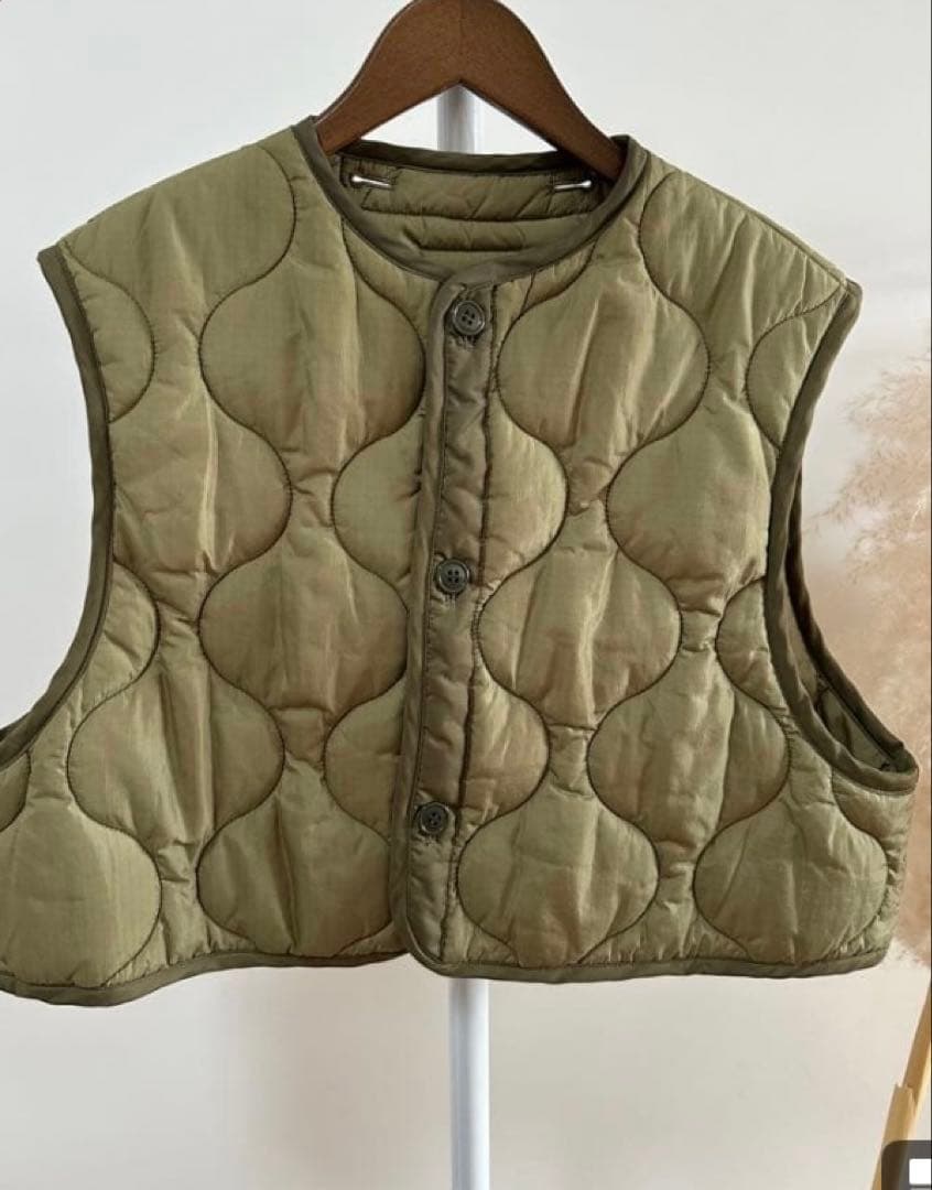 HYKE 美品　ハイクキルティングベストQUILTED CROPPED VEST
