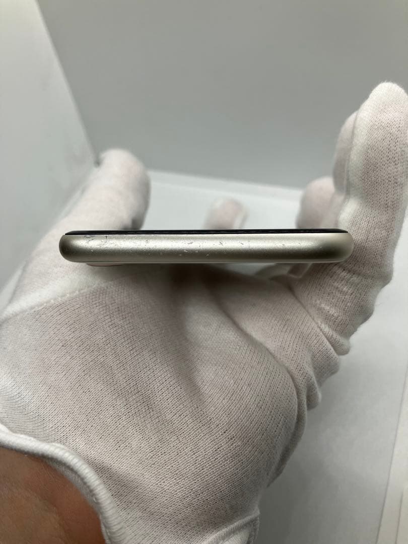 ユ*4様 美品 バッテリー100% iPhone SE (第3世代) 128GB