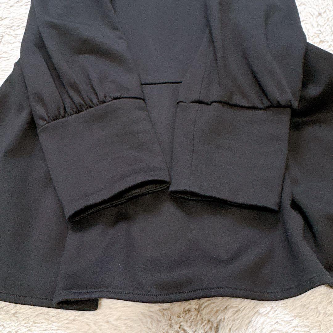 美品✨ボーダーズアットバルコニー　ストレッチ　ペプラムトップス　ロゴ　ネイビー