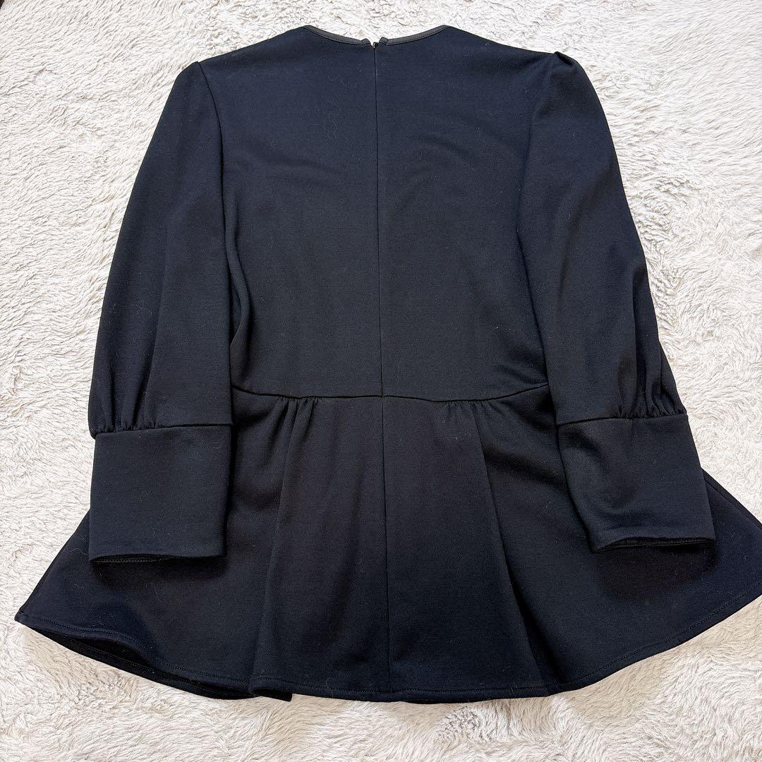 美品✨ボーダーズアットバルコニー　ストレッチ　ペプラムトップス　ロゴ　ネイビー