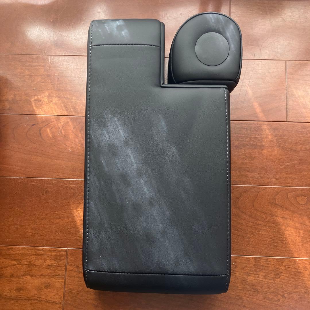 ☆ 未使用 新品！トヨタ ノア ヴォクシー 90系 フロントアームレスト 黒！