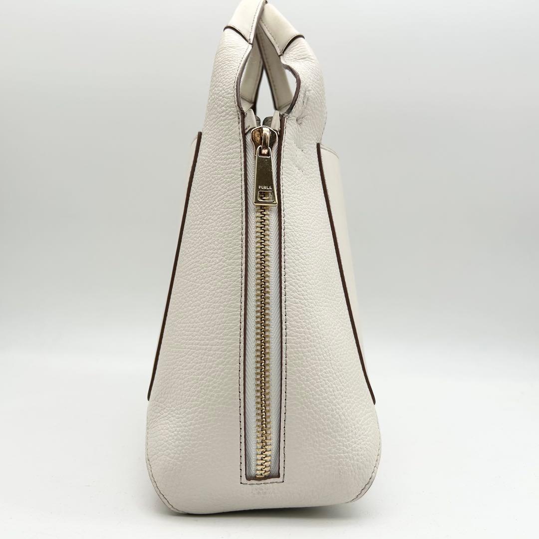 良品　FURLA　フルラ　ジルダ　ショルダーバッグ　2way　レザー　ロゴ　白