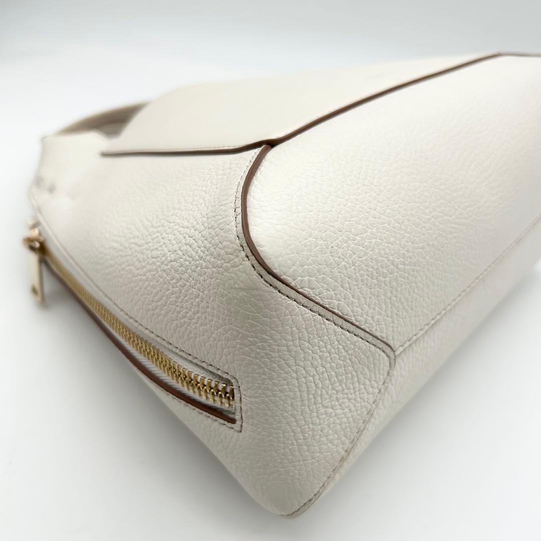 良品　FURLA　フルラ　ジルダ　ショルダーバッグ　2way　レザー　ロゴ　白