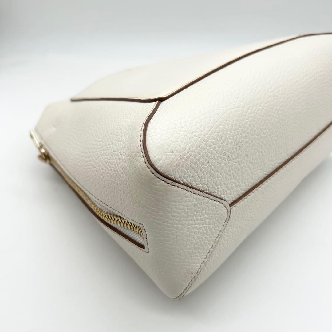 良品　FURLA　フルラ　ジルダ　ショルダーバッグ　2way　レザー　ロゴ　白