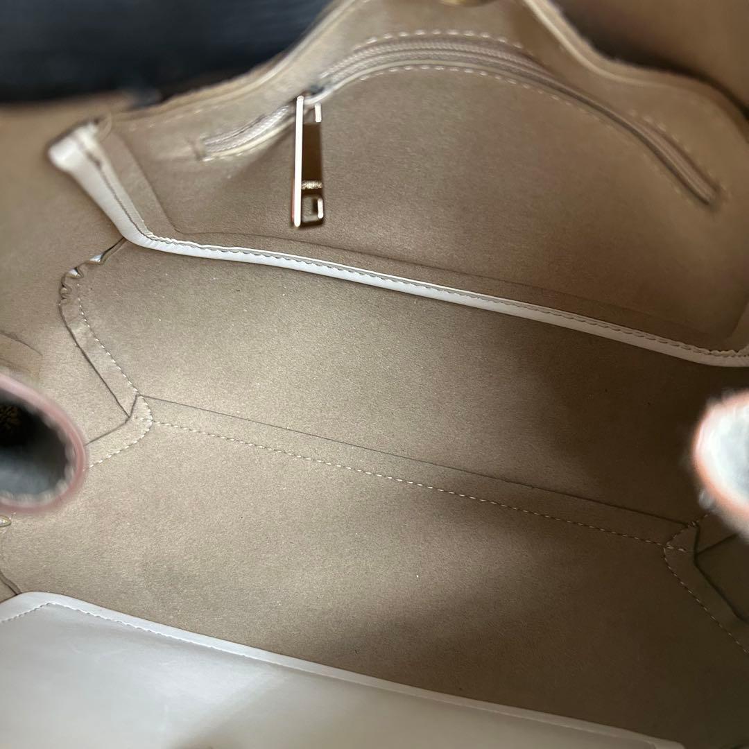 良品　FURLA　フルラ　ジルダ　ショルダーバッグ　2way　レザー　ロゴ　白