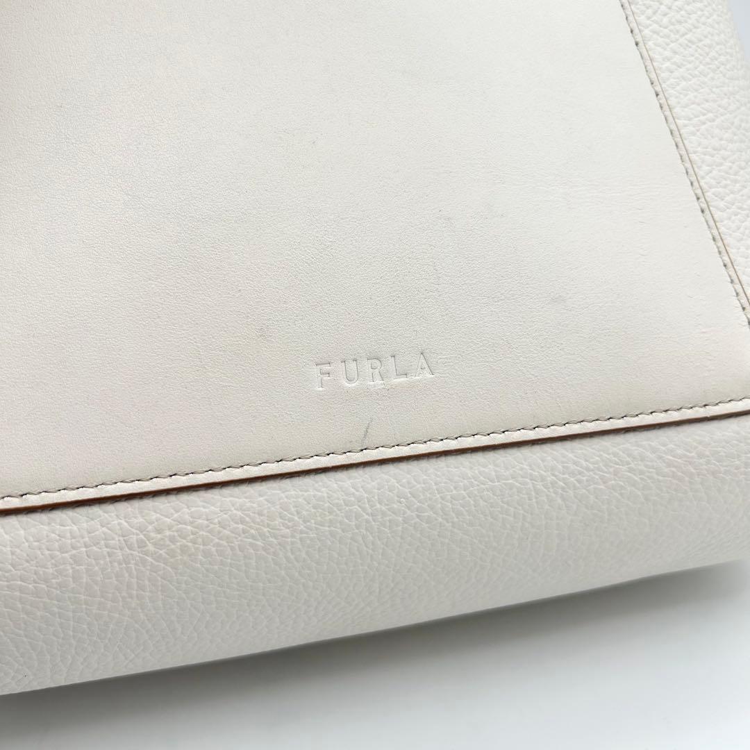 良品　FURLA　フルラ　ジルダ　ショルダーバッグ　2way　レザー　ロゴ　白