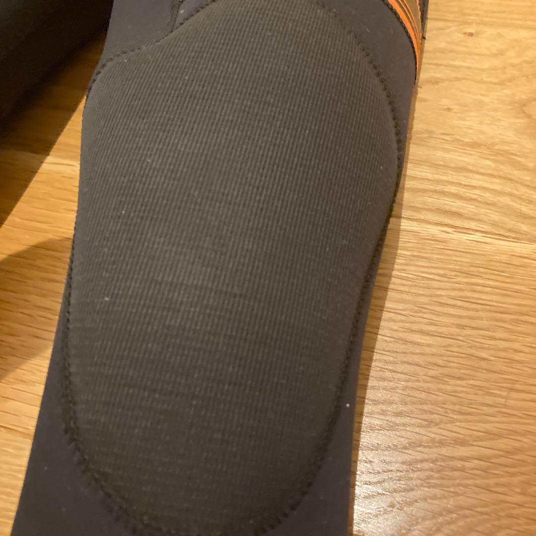 子供用　セミドライ　ウェットスーツ　5ミリ