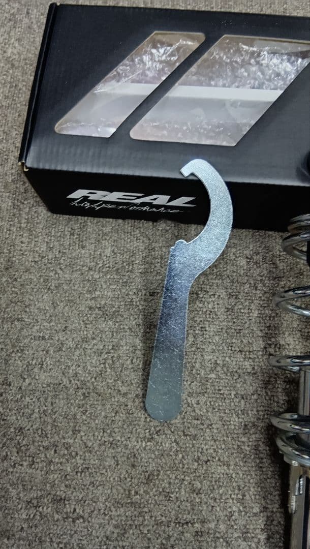 OKD 荒巻サスペンション・280ミリ・送料無料・2ヶ月使用・奇麗ですよ～