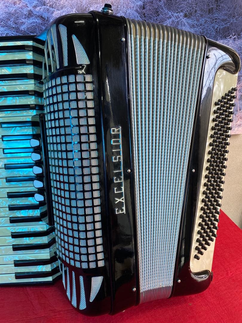 綺麗に保管された美品、EXCELSIOR400.41鍵120べース443hz