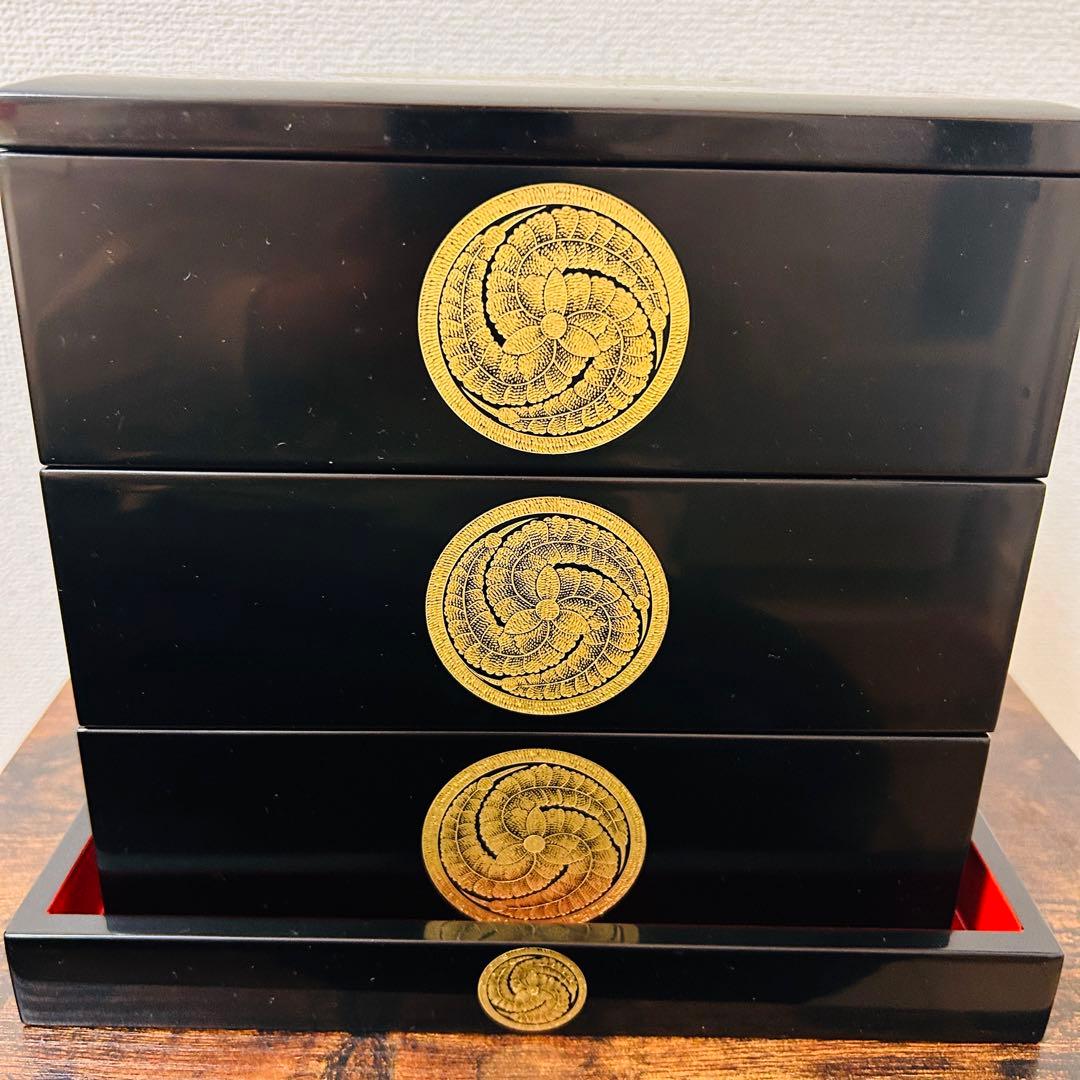 未使用/長期保管品　輪島塗　三段重箱　大角横綱堂　木箱入り　金蒔絵　内朱塗り