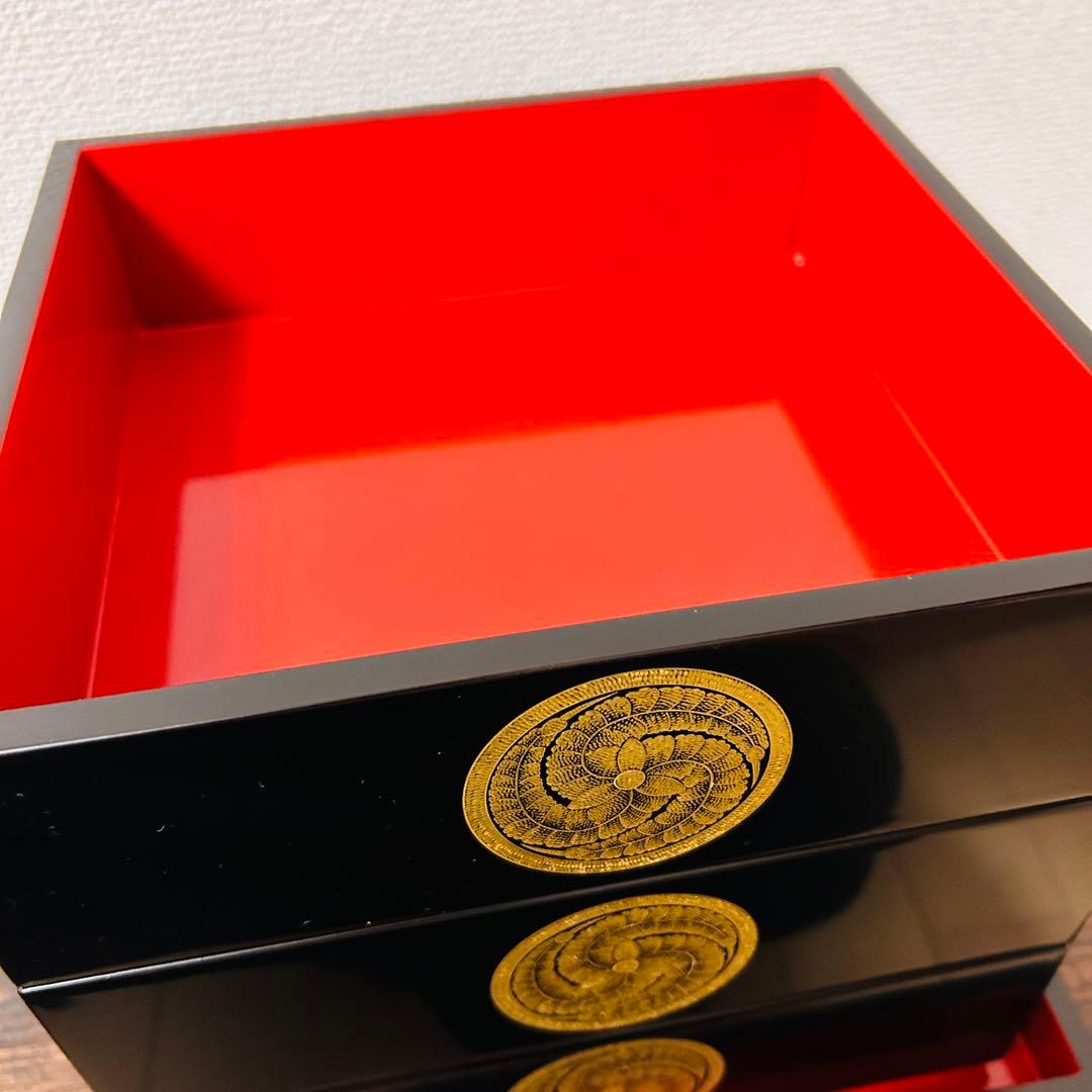 未使用/長期保管品　輪島塗　三段重箱　大角横綱堂　木箱入り　金蒔絵　内朱塗り