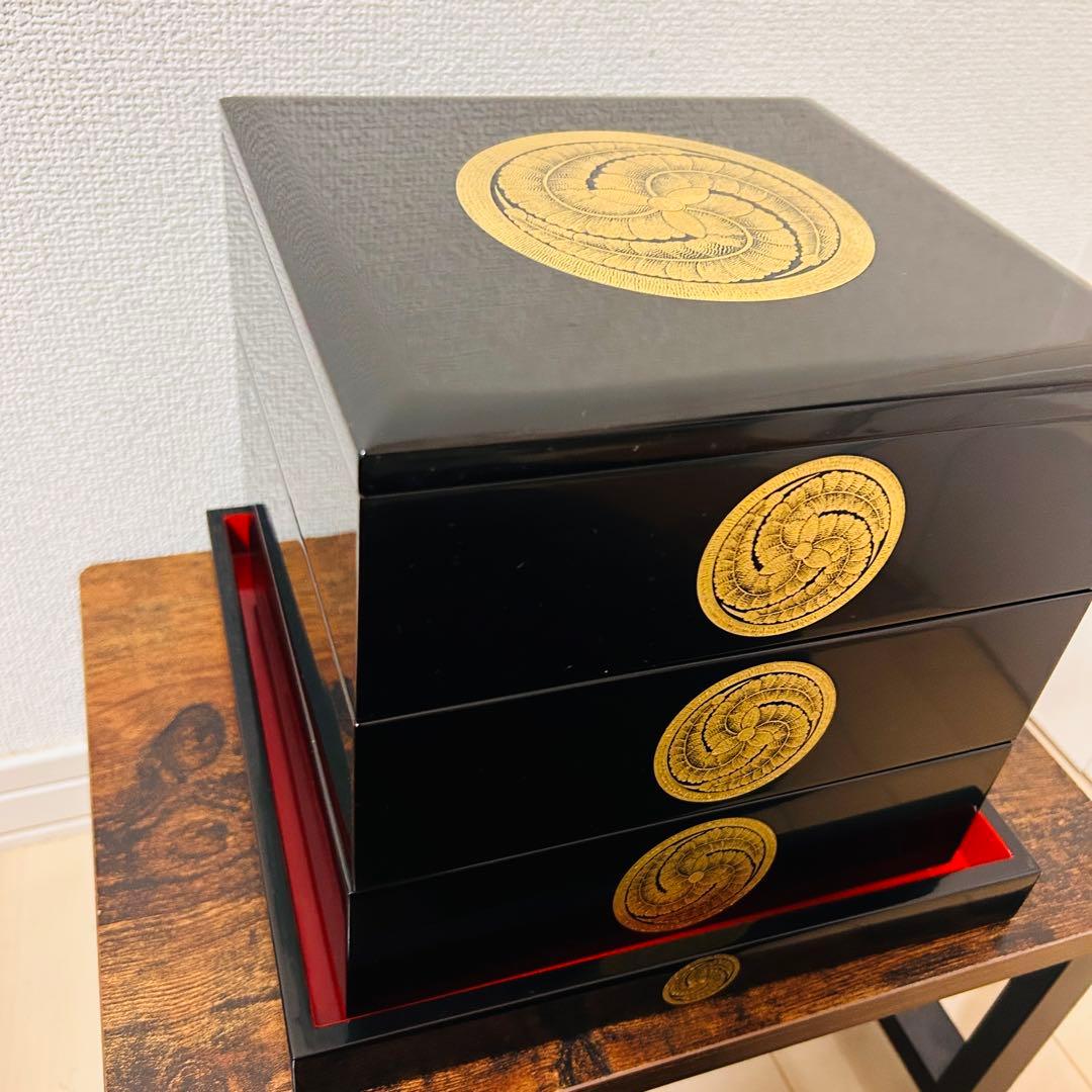 未使用/長期保管品　輪島塗　三段重箱　大角横綱堂　木箱入り　金蒔絵　内朱塗り