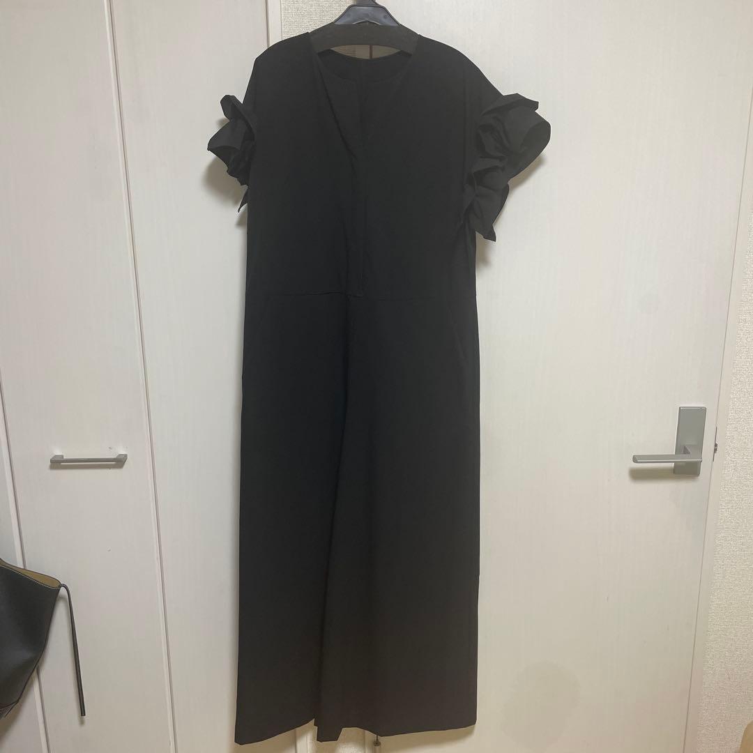 【値下げ】CADUNE ≪川上桃子さんコラボ≫袖フリルオールインワン 黒 M