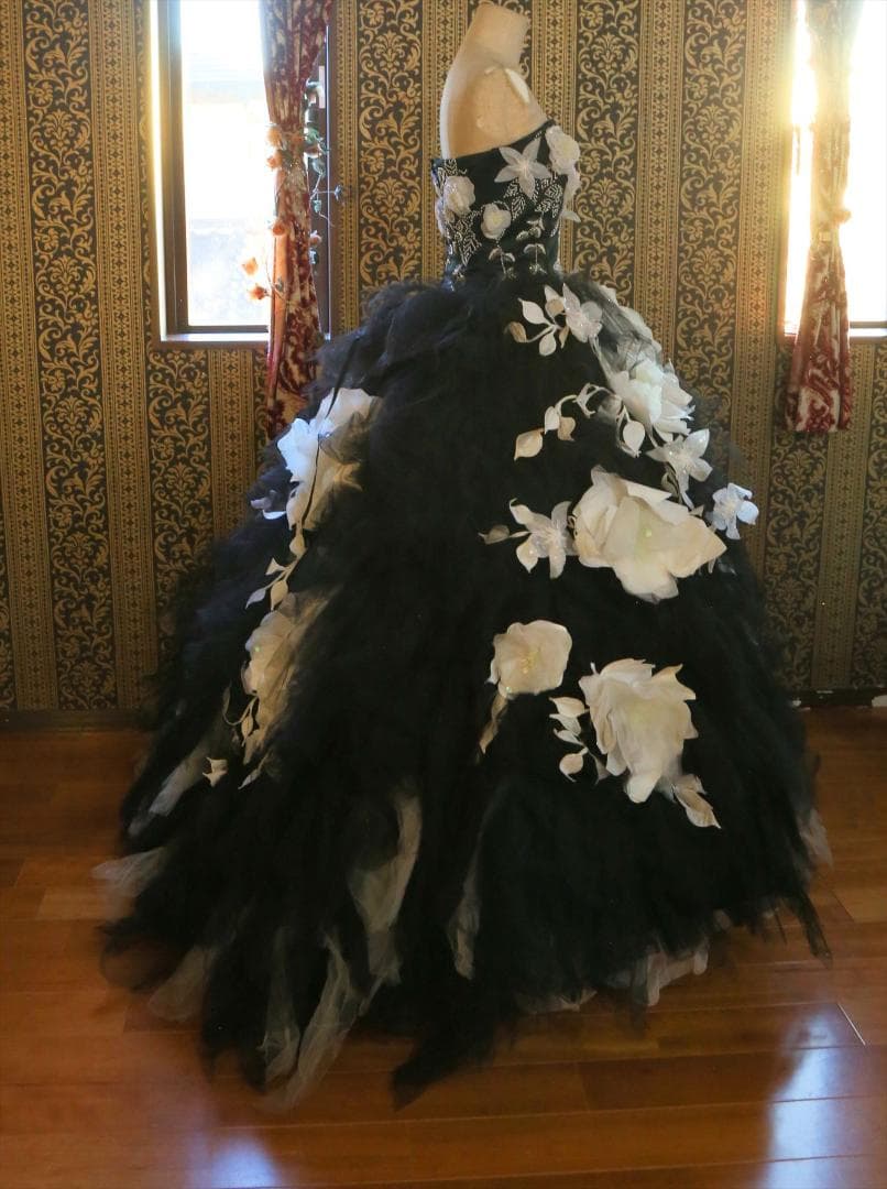 601クアロqualo高級ウエディングドレス7号9号11号モノトーンカラードレス