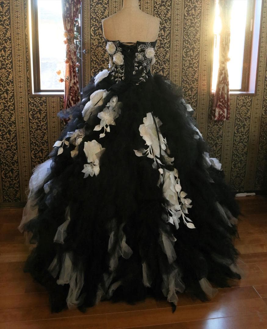 601クアロqualo高級ウエディングドレス7号9号11号モノトーンカラードレス