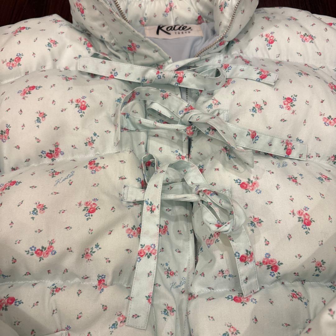 Katie 花柄ダウンジャケット 水色　最終値下げ