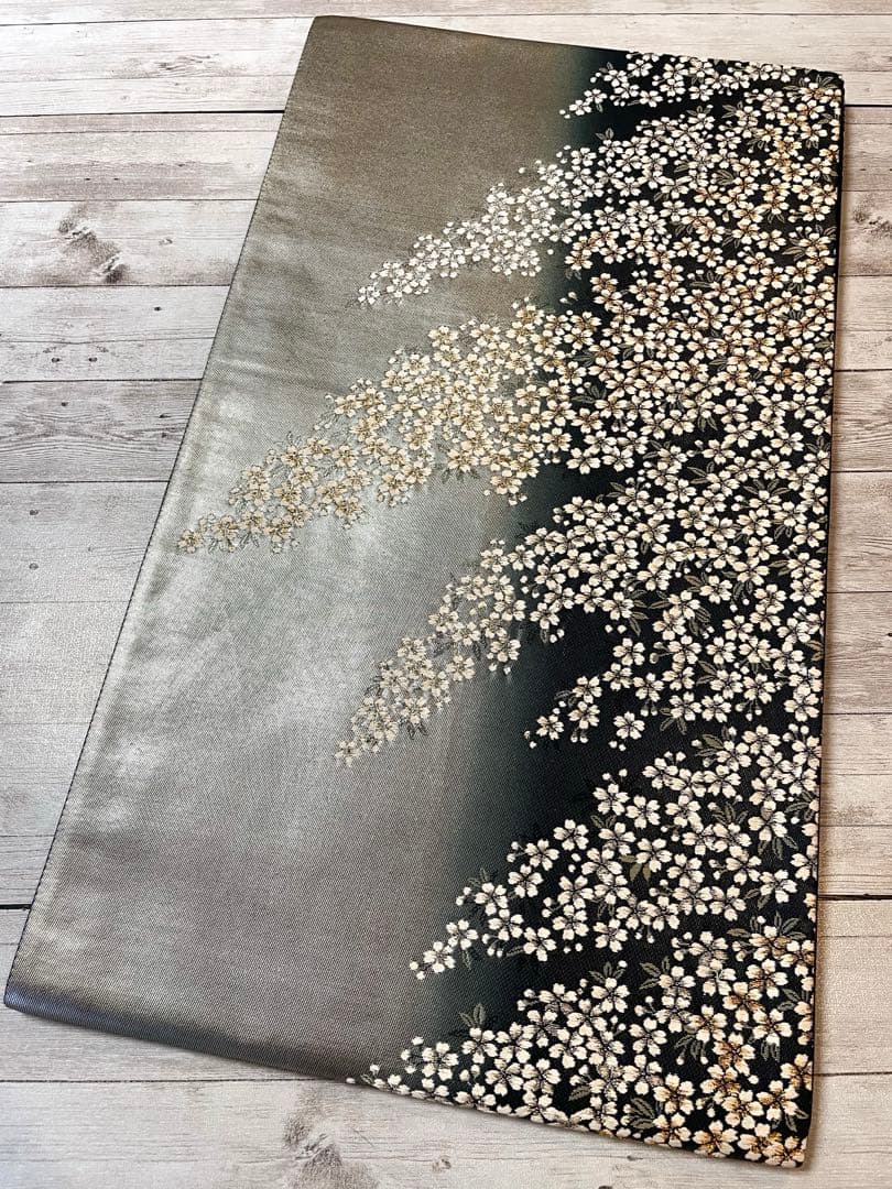 逸品＊正絹 六通柄袋帯 桜舞文様 金銀糸 バイカラー 引箔 美品