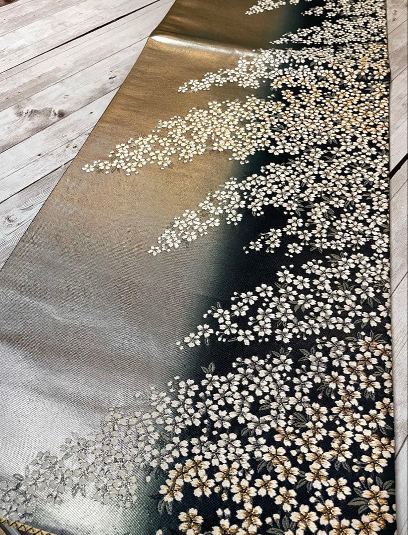 逸品＊正絹 六通柄袋帯 桜舞文様 金銀糸 バイカラー 引箔 美品