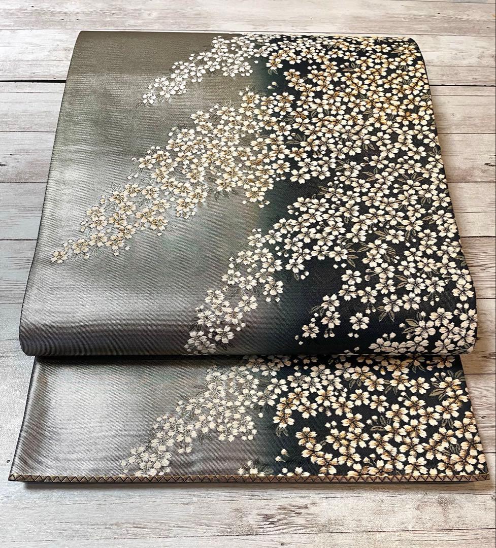 逸品＊正絹 六通柄袋帯 桜舞文様 金銀糸 バイカラー 引箔 美品