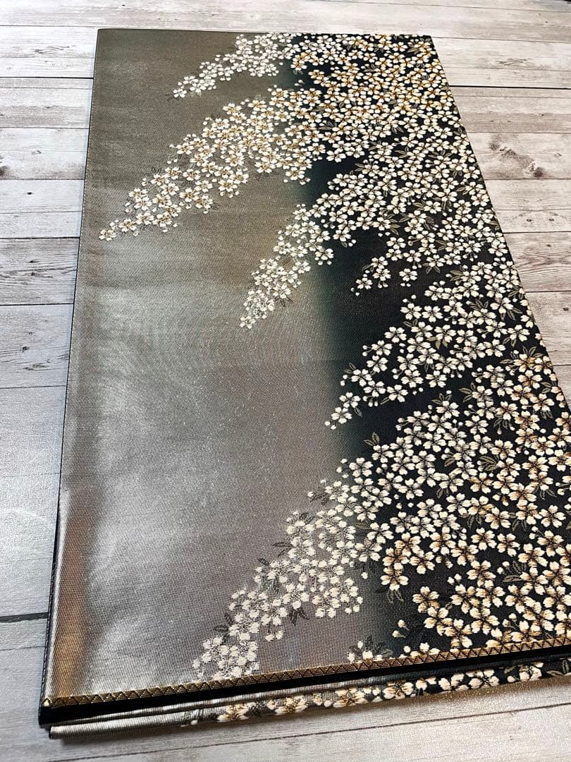 逸品＊正絹 六通柄袋帯 桜舞文様 金銀糸 バイカラー 引箔 美品