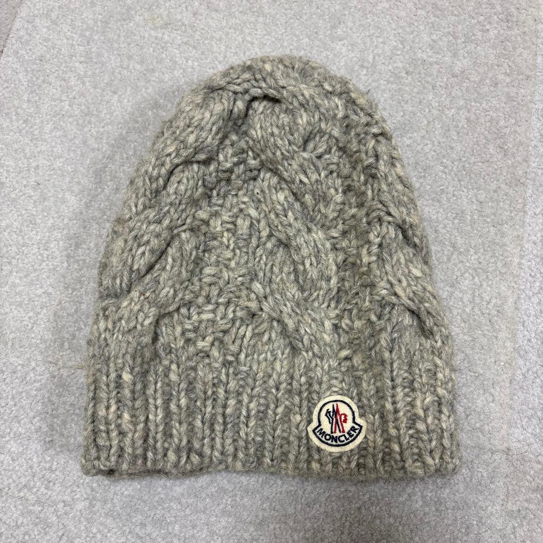Moncler モンクレール　ざっくり編まれたニットキャップ