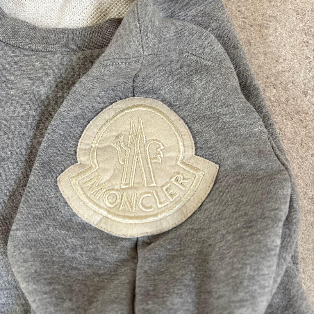 美品　MONCLER モンクレール ロゴワッペントレーナー XSストーン グレー