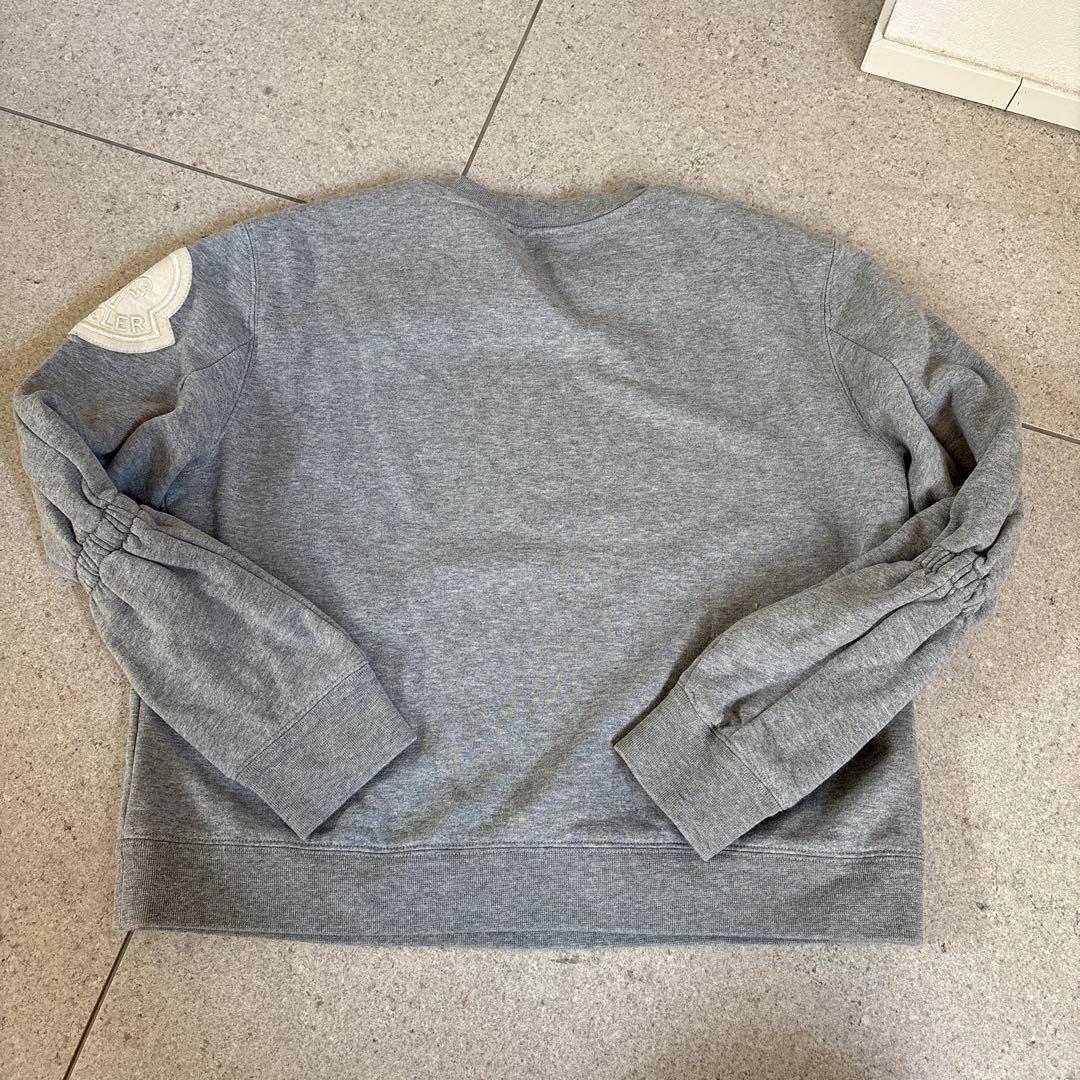 美品　MONCLER モンクレール ロゴワッペントレーナー XSストーン グレー