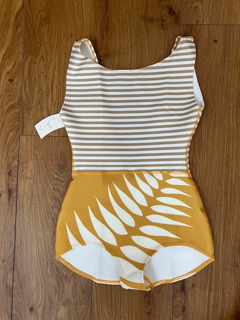 新品タグ付きseea サーフスーツ　ワンピース水着　スイムスーツ　サーフィンXS