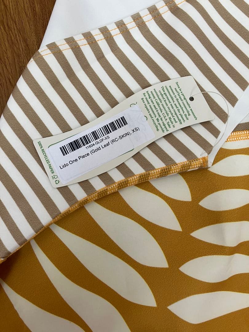 新品タグ付きseea サーフスーツ　ワンピース水着　スイムスーツ　サーフィンXS