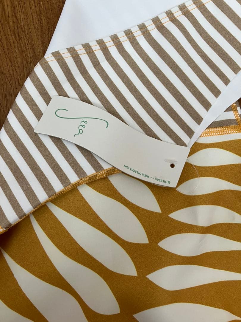 新品タグ付きseea サーフスーツ　ワンピース水着　スイムスーツ　サーフィンXS