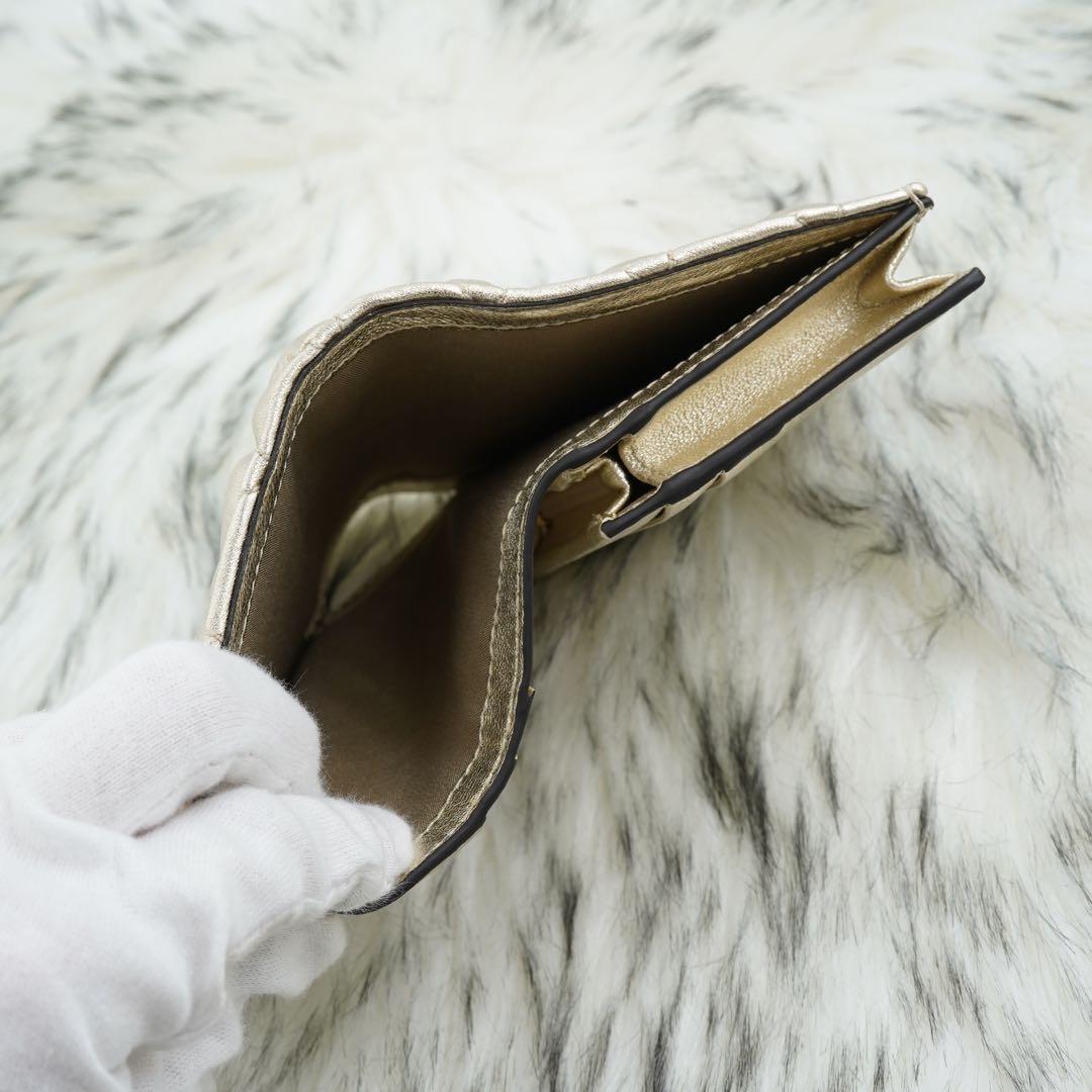 未使用品　箱・タグ類付属　jimmy choo 二つ折り財布　ゴールド系　即完売